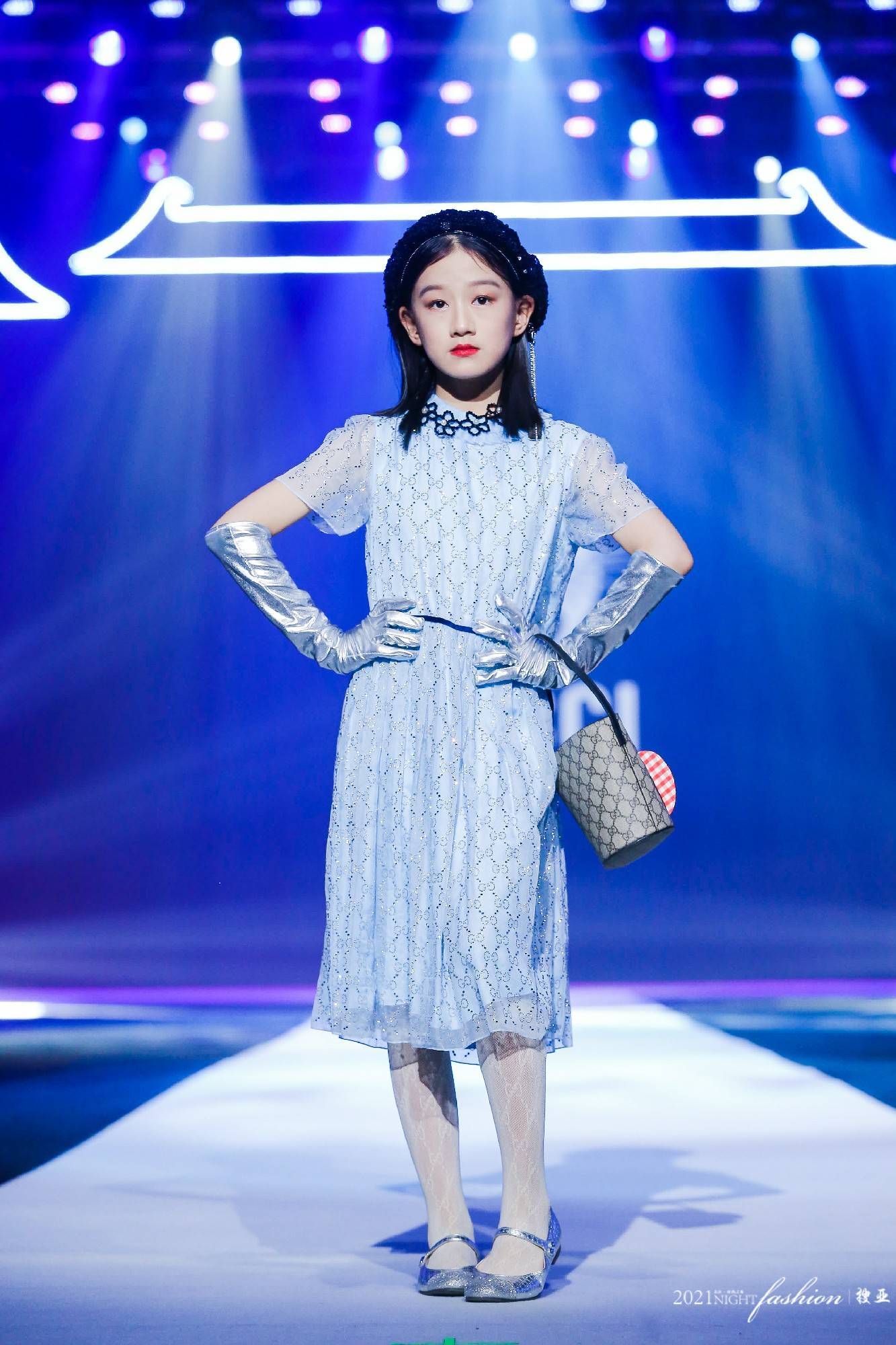 亚娱体育娱乐网站入口关于太阳新秀表现惊艳，全场观众掌声不断，开始搜索推荐.的信息